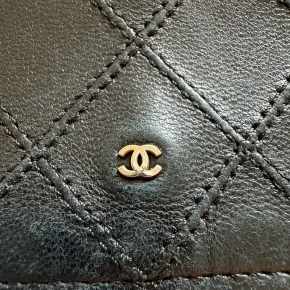 COPY - 100% Authentic CHANEL Calf Skin Bifold Wallet Black CC Compact Coin Stit… - Picture 4 of 14